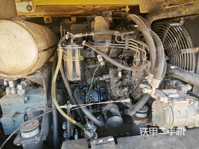 發(fā)動機整體俯視(整機外觀) 發(fā)動機整體俯視(整機外觀)