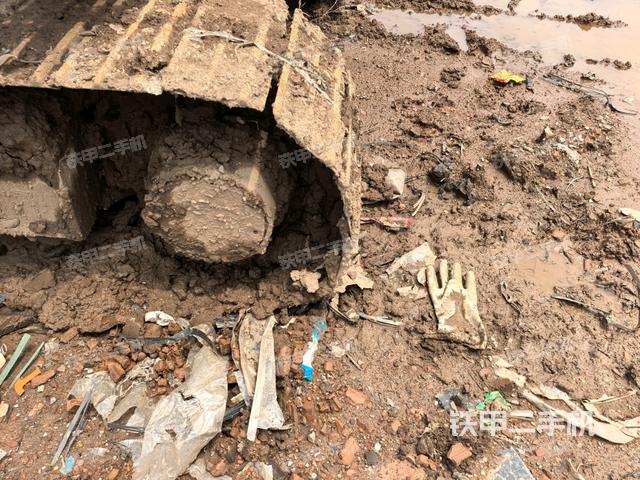 左驅(qū)動(dòng)輪(行走機(jī)構(gòu)) 左驅(qū)動(dòng)輪(行走機(jī)構(gòu))