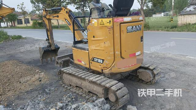 駕駛室頂部（整機外觀）