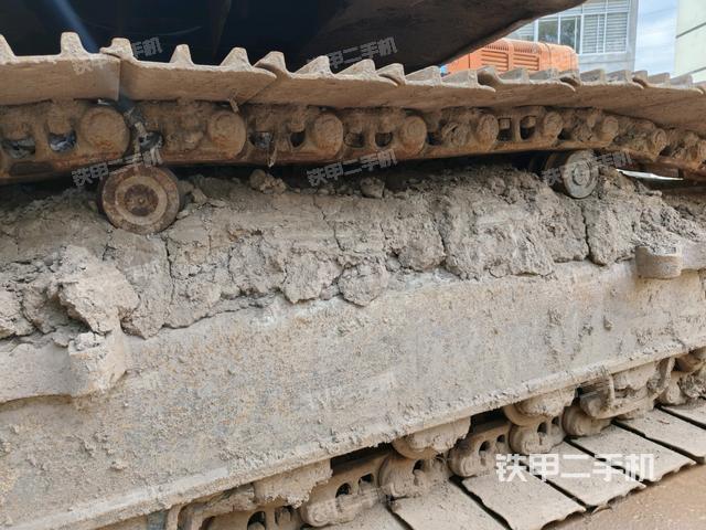 右側(cè)履帶整體(行走機(jī)構(gòu)) 右側(cè)履帶整體(行走機(jī)構(gòu))