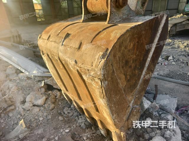 鏟斗45度(工作和回轉(zhuǎn)裝置) 鏟斗45度(工作和回轉(zhuǎn)裝置)