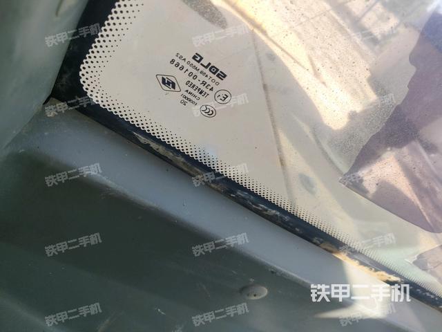 后窗玻璃角標(駕駛室部分) 后窗玻璃角標(駕駛室部分)