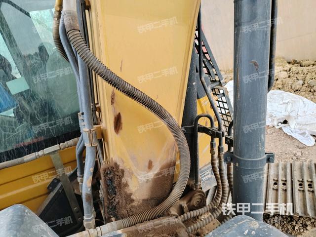 大臂背部俯视（工作和回转装置）