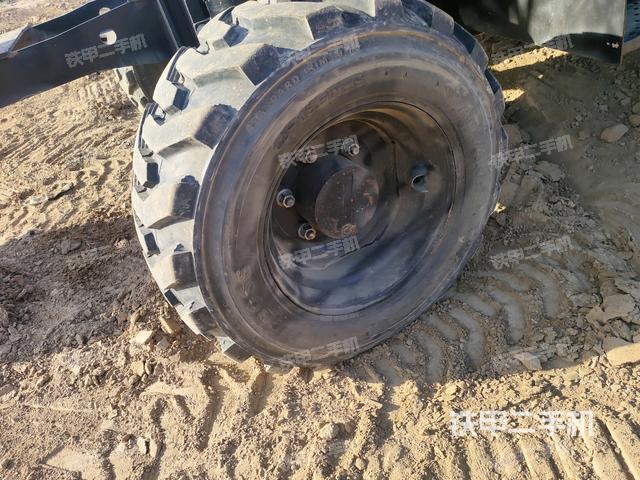 右驅(qū)動(dòng)輪（行走機(jī)構(gòu)）