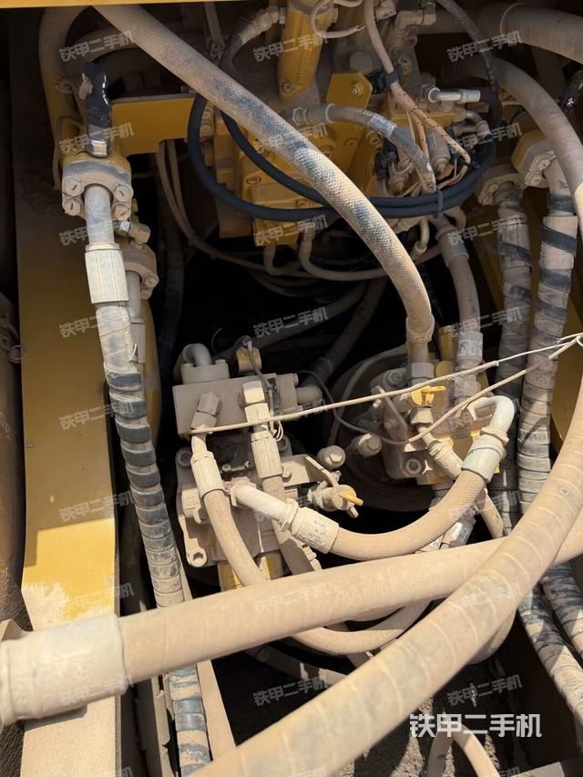 回轉(zhuǎn)馬達(dá)(上車(chē)部件) 回轉(zhuǎn)馬達(dá)(上車(chē)部件)