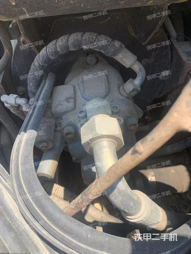 液壓泵艙室正面整體（整機(jī)外觀）