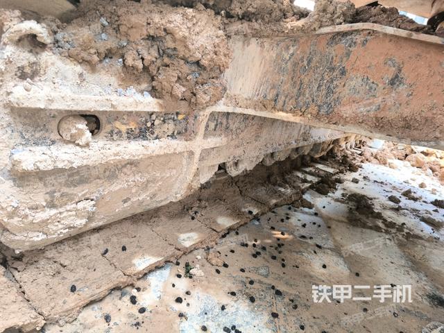 左側(cè)履帶整體?（行走機(jī)構(gòu)）