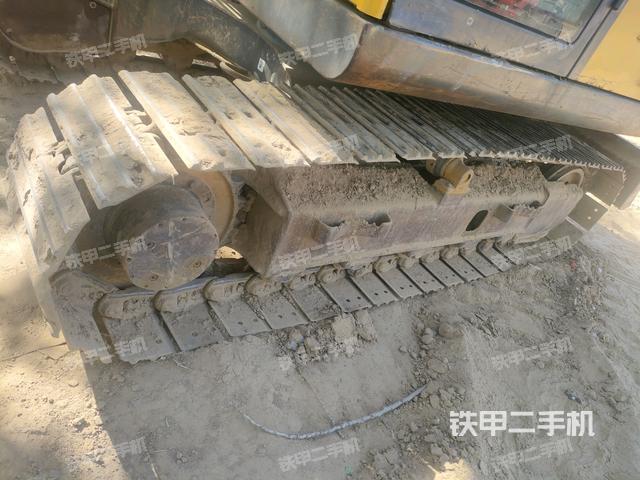 右側(cè)履帶整體?(行走機(jī)構(gòu)) 右側(cè)履帶整體?(行走機(jī)構(gòu))