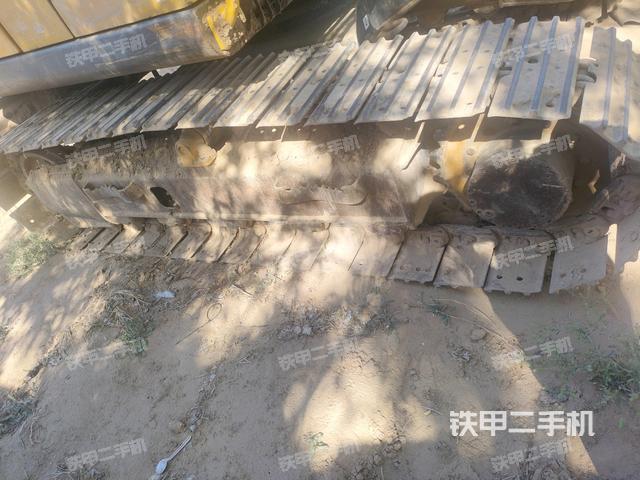 左側(cè)履帶整體?(行走機(jī)構(gòu)) 左側(cè)履帶整體?(行走機(jī)構(gòu))