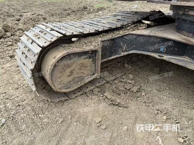 左側(cè)履帶整體?(行走機(jī)構(gòu)) 左側(cè)履帶整體?(行走機(jī)構(gòu))