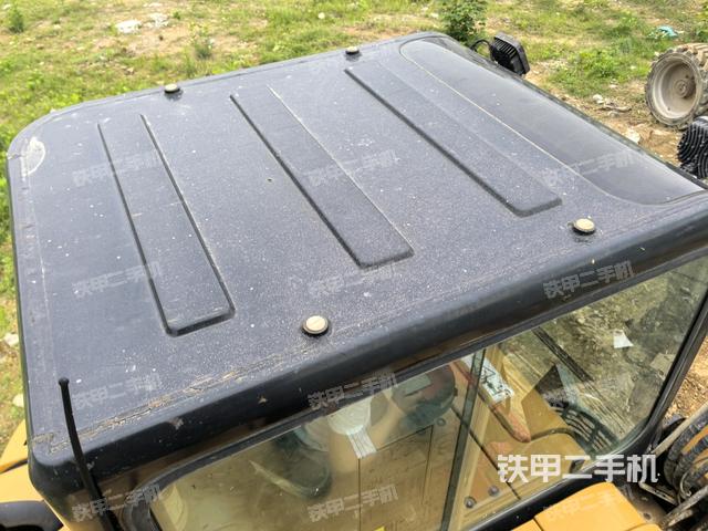 駕駛室頂部（整機(jī)外觀）