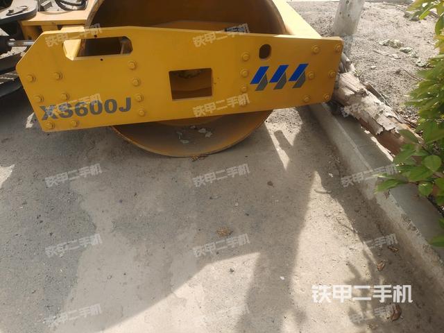 前車架正左側(cè)（壓路機(jī)前后車架）
