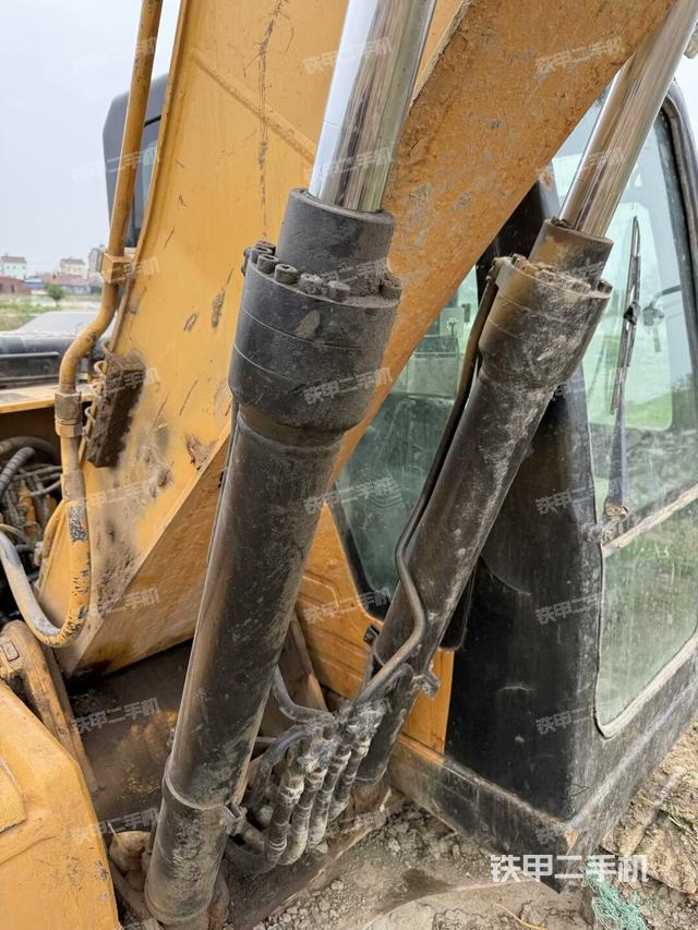 大臂背部俯視（工作和回轉(zhuǎn)裝置）