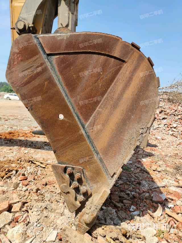 鏟斗45度(工作和回轉(zhuǎn)裝置) 鏟斗45度(工作和回轉(zhuǎn)裝置)