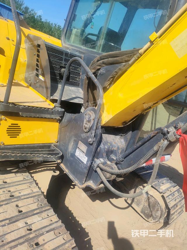 大臂根部?斜（工作和回轉(zhuǎn)裝置）