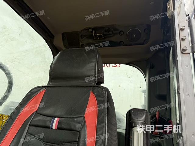 左后方玻璃角標(biāo)(駕駛室部分) 左后方玻璃角標(biāo)(駕駛室部分)