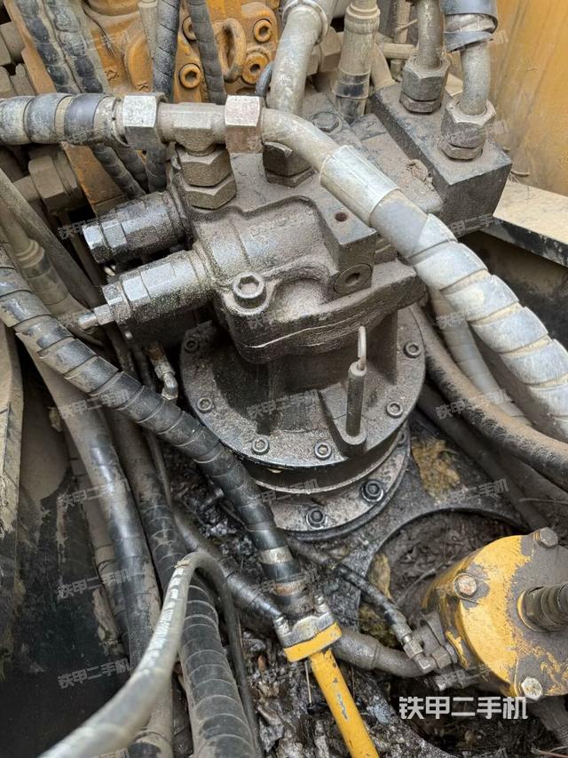 回轉(zhuǎn)馬達(dá)（上車部件）