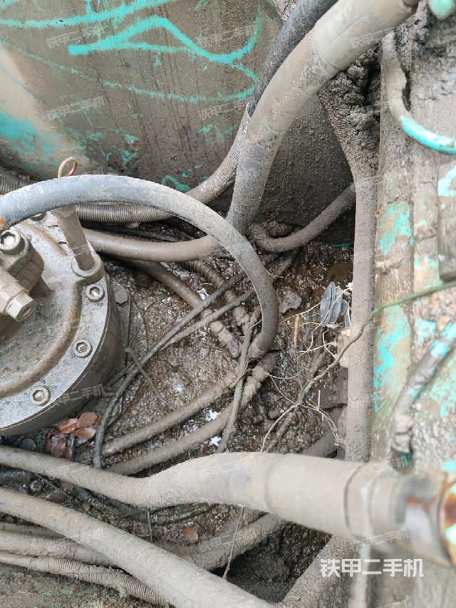 中央回轉(zhuǎn)接頭特寫（上車部件）