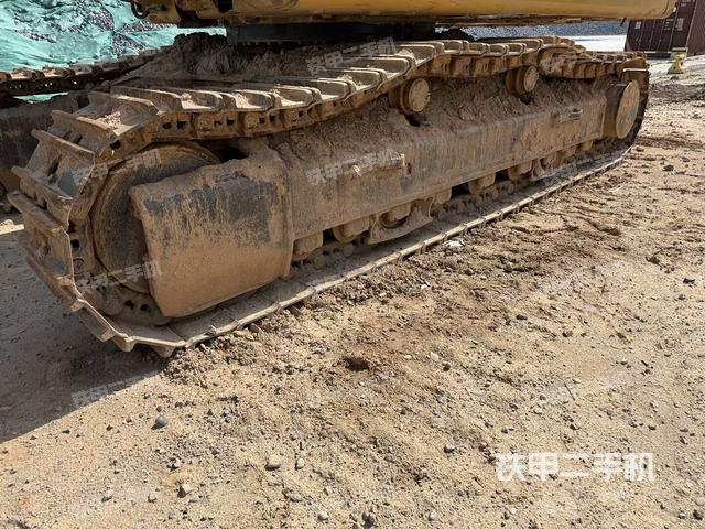 左側(cè)行走馬達(dá)蓋板(行走機(jī)構(gòu)) 左側(cè)行走馬達(dá)蓋板(行走機(jī)構(gòu))