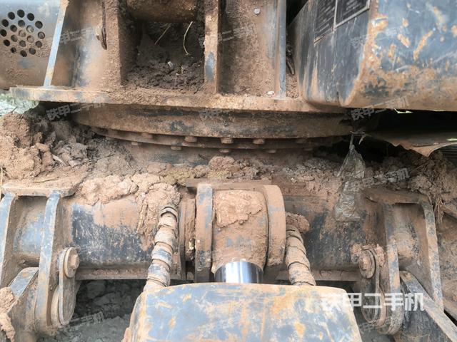 轉(zhuǎn)盤和下車架正前（工作和回轉(zhuǎn)裝置）