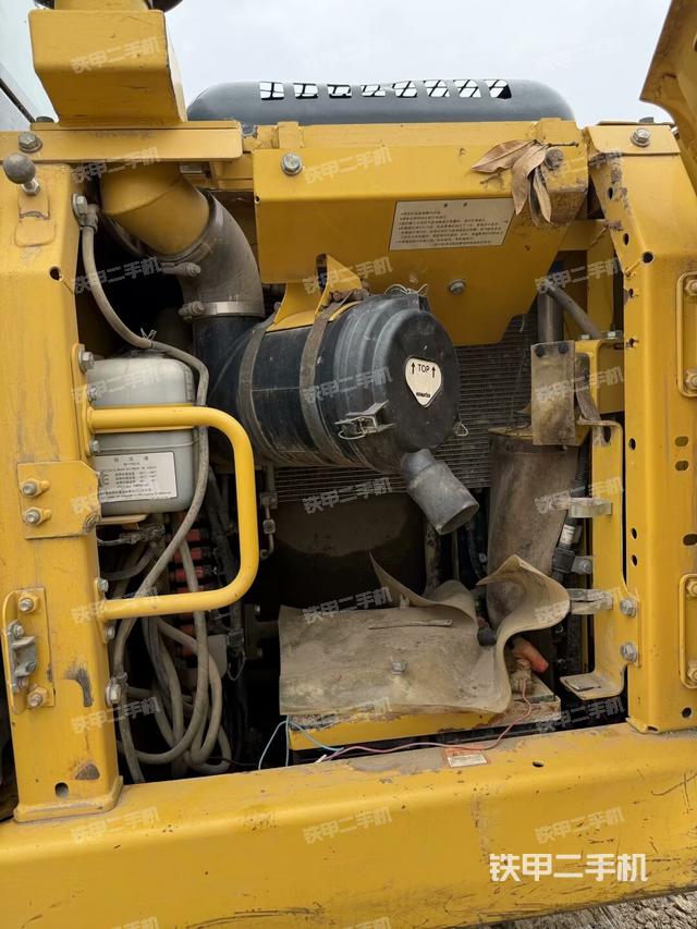 散热器正面(大件舱室) 散热器正面(大件舱室)