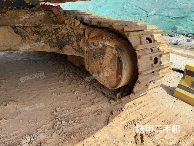 右側(cè)履帶整體(行走機(jī)構(gòu)) 右側(cè)履帶整體(行走機(jī)構(gòu))