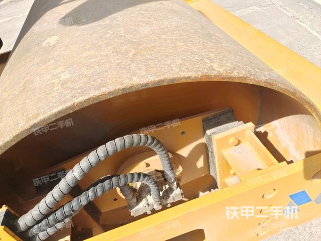 前車架正右側(cè)（壓路機(jī)前后車架）