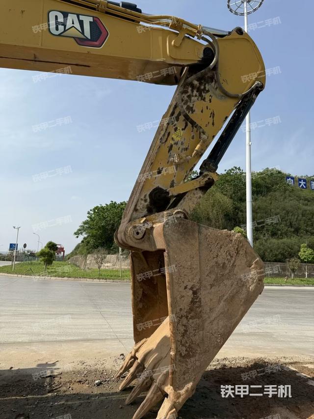 大臂油缸整體?豎拍(工作和回轉(zhuǎn)裝置) 大臂油缸整體?豎拍(工作和回轉(zhuǎn)裝置)