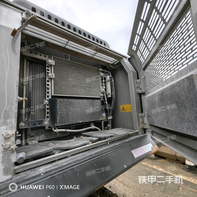 散熱器正面(大件艙室) 散熱器正面(大件艙室)