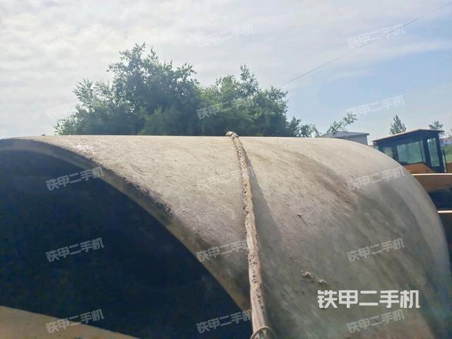 正后側(cè)（壓路機(jī)前后車(chē)架）