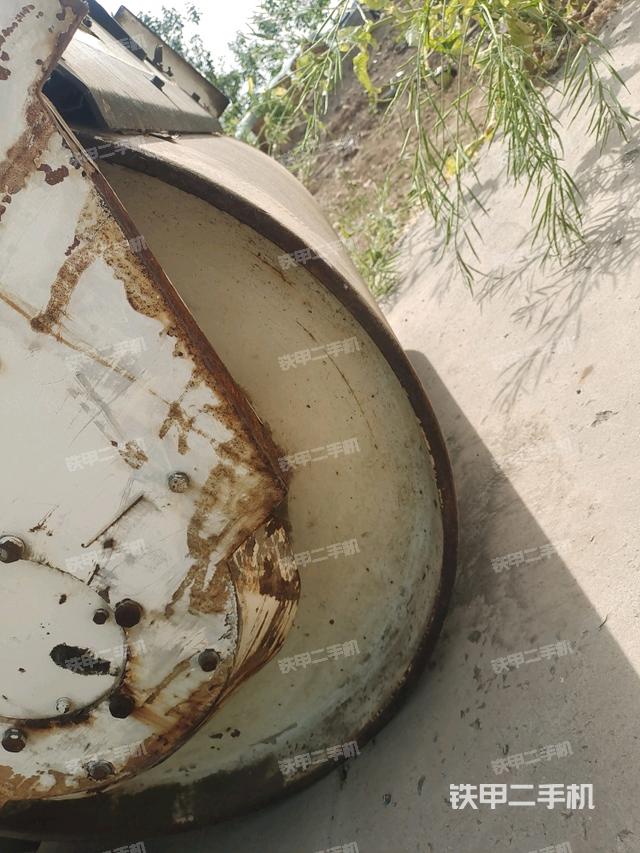 前轮右侧减震块连接及部件(压路机前后车架) 前轮右侧减震块连接及部件(压路机前后车架)