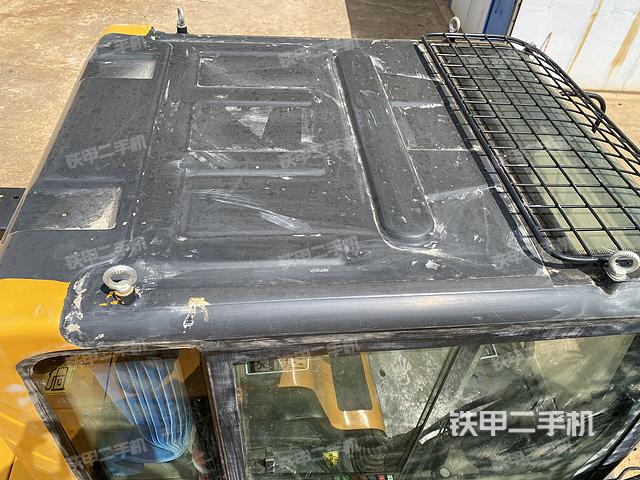 駕駛室頂部(整機外觀) 駕駛室頂部(整機外觀)