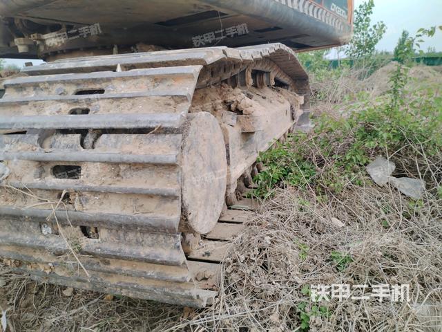 右側(cè)履帶整體（行走機(jī)構(gòu)）