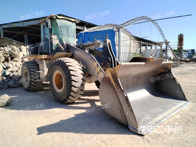 右前45°(整機(jī)外觀) 右前45°(整機(jī)外觀)