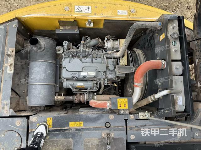 駕駛室頂部俯視(上車(chē)部件) 駕駛室頂部俯視(上車(chē)部件)