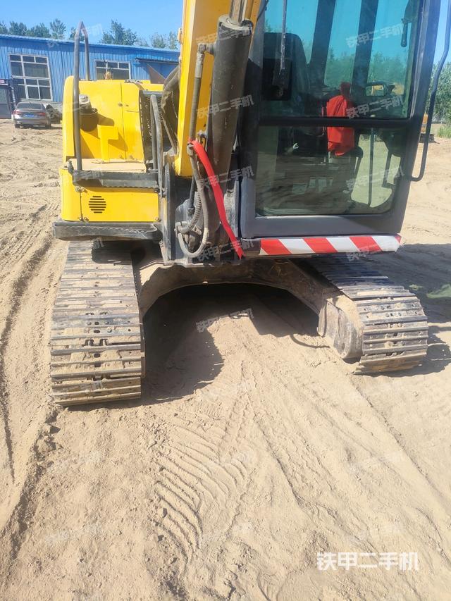 轉(zhuǎn)盤和下車架正前（工作和回轉(zhuǎn)裝置）