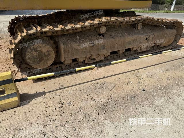 左驅(qū)動(dòng)輪(行走機(jī)構(gòu)) 左驅(qū)動(dòng)輪(行走機(jī)構(gòu))