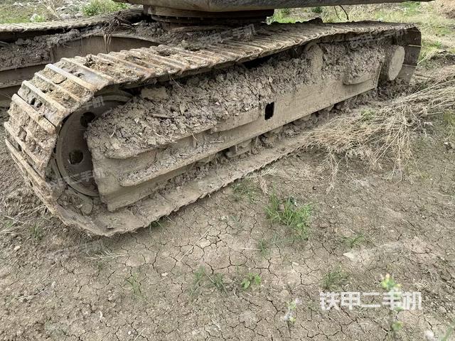 右驅(qū)動輪（行走機構(gòu)）