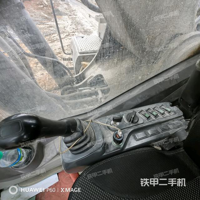 座椅左側(cè)控制臺(tái)/音響/含左手柄(駕駛室部分) 座椅左側(cè)控制臺(tái)/音響/含左手柄(駕駛室部分)