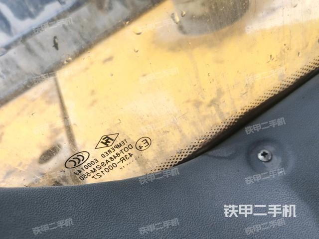 駕駛室左前45度(駕駛室部分) 駕駛室左前45度(駕駛室部分)