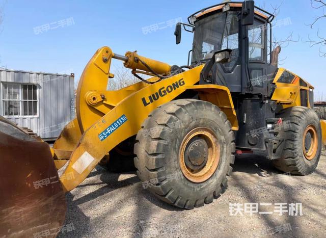 駕駛室操作臺(整機(jī)外觀及大件) 駕駛室操作臺(整機(jī)外觀及大件)