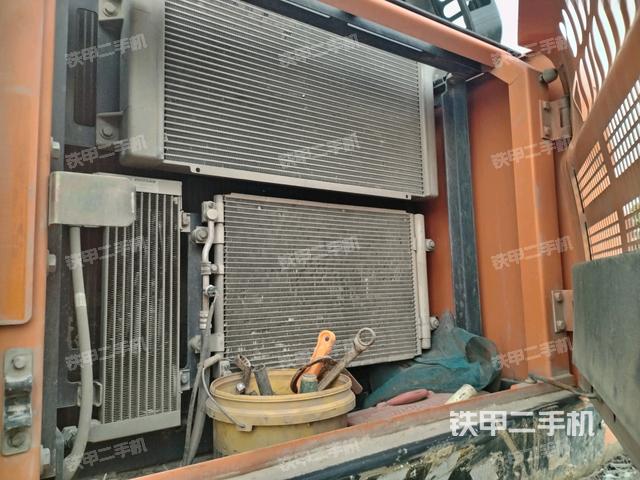 散熱器正面（大件艙室）