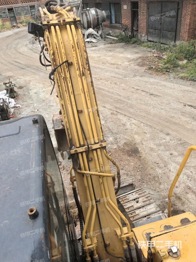 大臂背部俯視（工作和回轉(zhuǎn)裝置）