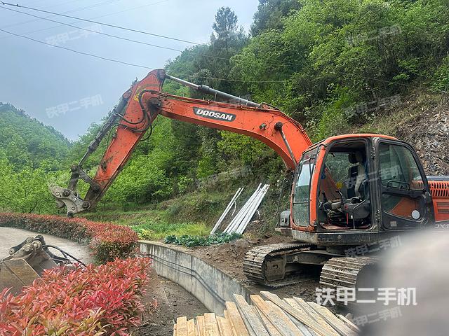 斗山DX130-9CN挖掘機(jī)
