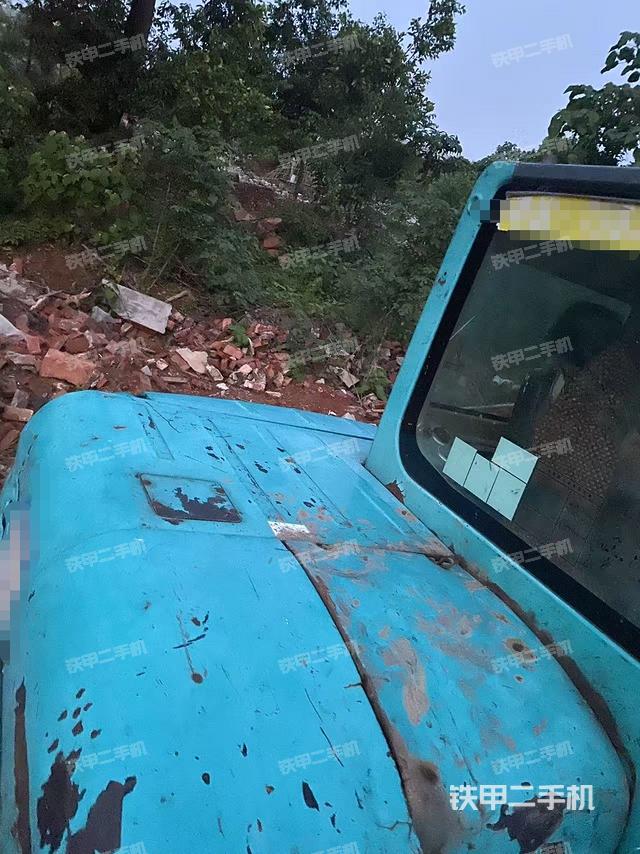 回轉(zhuǎn)馬達(dá)和主控閥(整機(jī)外觀) 回轉(zhuǎn)馬達(dá)和主控閥(整機(jī)外觀)