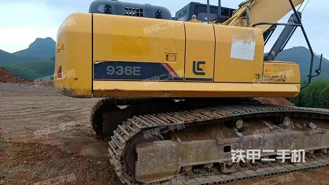 駕駛室頂部（整機外觀）