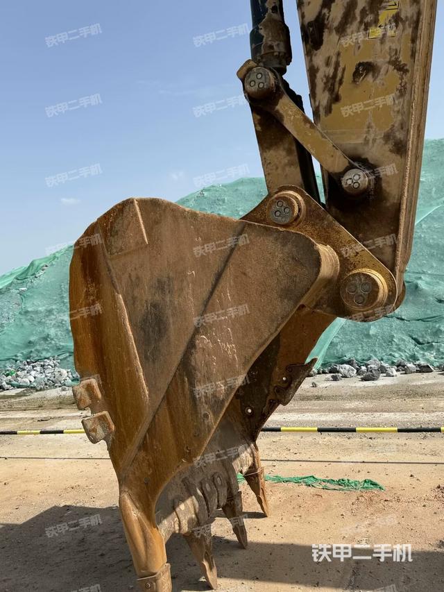 大臂油缸整體?豎拍(工作和回轉(zhuǎn)裝置) 大臂油缸整體?豎拍(工作和回轉(zhuǎn)裝置)