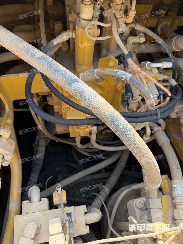 駕駛室頂部俯視(上車(chē)部件) 駕駛室頂部俯視(上車(chē)部件)