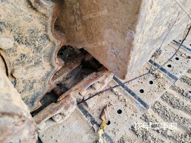 右側(cè)履帶整體?（行走機(jī)構(gòu)）