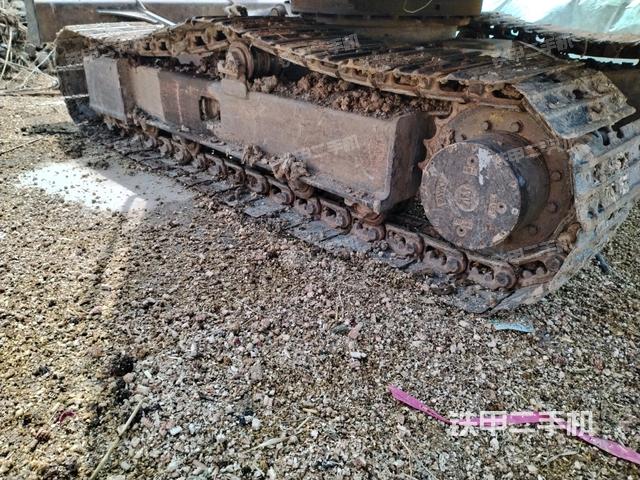 右側(cè)履帶整體?(行走機構(gòu)) 右側(cè)履帶整體?(行走機構(gòu))